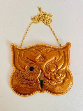 RARE LOUIS VUITTON MONOGRAM VERNIS COMTE DEFE POCHETTE OWL CROSSBODY BAG VI0042